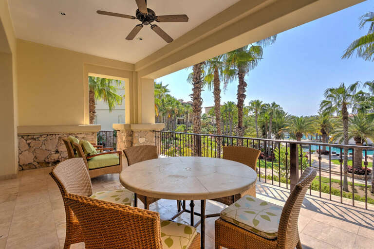 Esperanza_2804_outdoor_table