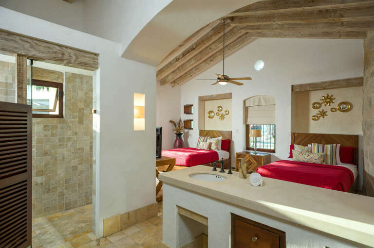 White walls and vaulted ceilings make the rooms of Piedra Blanca feel all the more spacious!