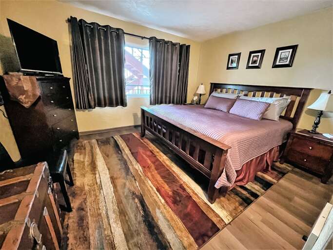 King bed in the master