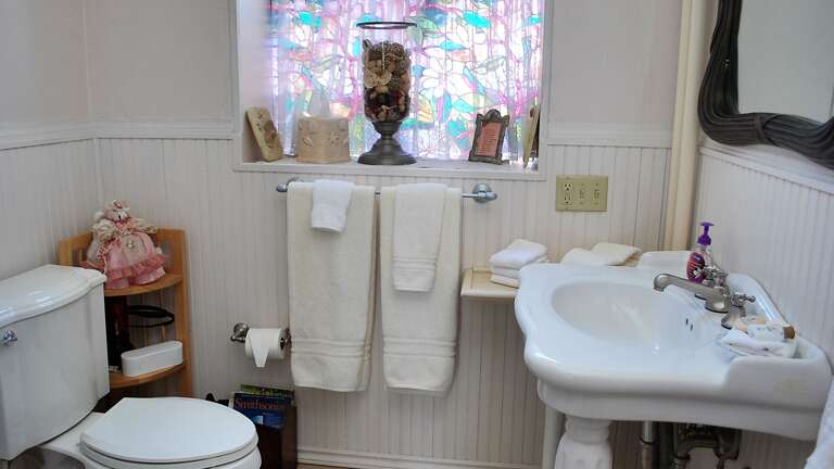 Bath 1 Main Floor Bath 1 Main Floor