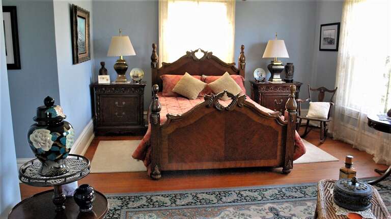 Upstairs Bed 2 - Queen Upstairs Bed 2 - Queen