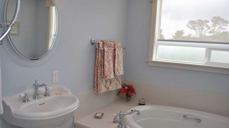 Jacuzzi Tub in Master Suite