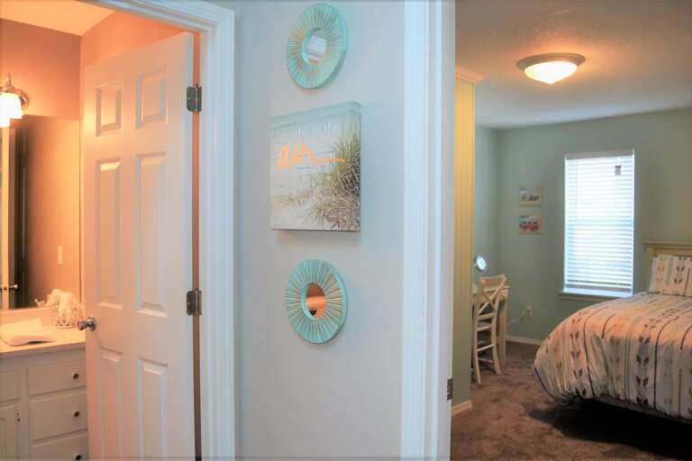 2nd Bath left/Queen & Bunk right 2nd Bath left/Queen & Bunk right