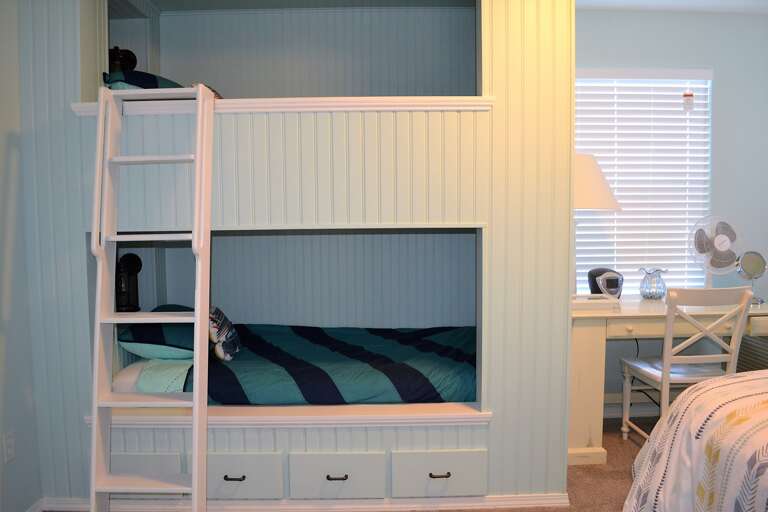 Bunks w/built in USB & lights Bunks w/built in USB & lights