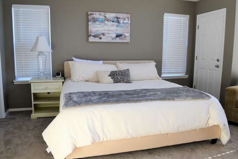 Upstairs King Master Bedroom Upstairs King Master Bedroom