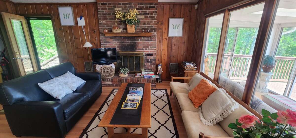 Mountain Top Chalet in Luray Virginia 3 BR AC Full Kitchen (25515