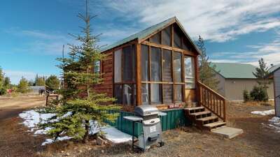 Lux Cozy Cabin