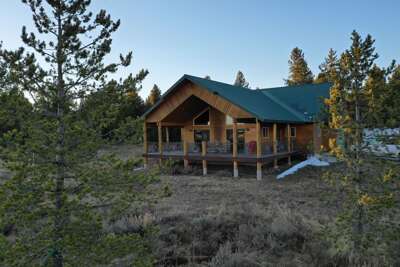 31 MI to YNP | Fire Pit | Sleeps 10