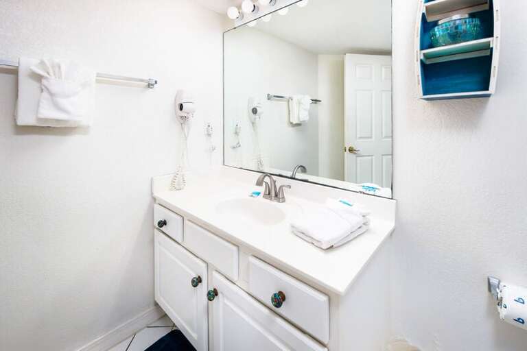 Bathroom 3 - 
Islander Beach Condo Rentals, Okaloosa Island