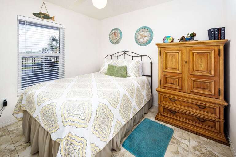 Bedroom 3 - 
Islander Beach Condo Rentals, Okaloosa Island