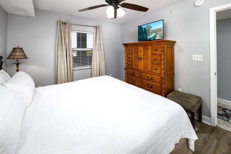 Master Bedroom, Pelican Isle 305 Fort Walton Beach Okaloosa Island Vacation Rentals