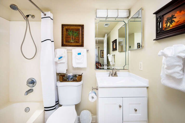 Master Bathroom - 
Pelican Isle 308 Fort Walton Beach Okaloosa Island Vacation Rentals Master Bathroom - 
Pelican Isle 308 Fort Walton Beach Okaloosa Island Vacation Rentals
