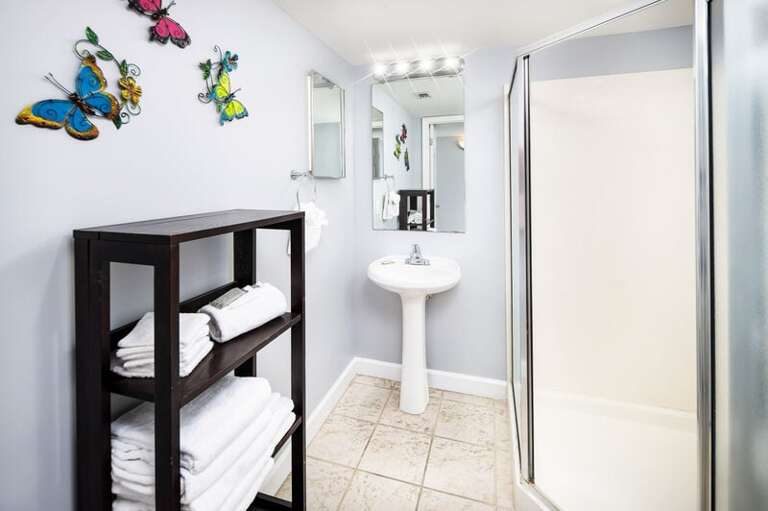 Hallway Bathroom, Pelican Isle Resort Okaloosa Island