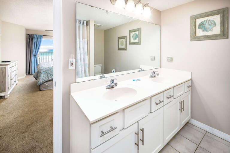 Master Bath - 
Gulf Dunes 413 Fort Walton Beach Okaloosa Island Vacation Rentals