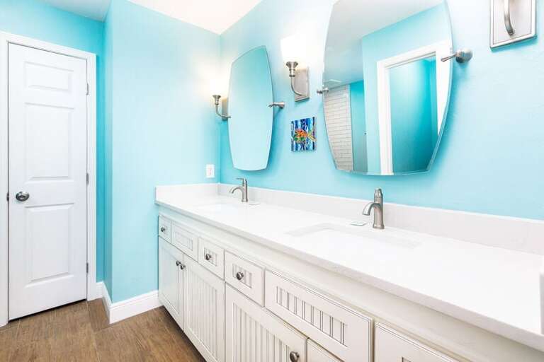 Master Bathroom - 
Gulf Dunes Resort Unit 601, Okaloosa Island Fort Walton Beach Vacation Rentals Master Bathroom - 
Gulf Dunes Resort Unit 601, Okaloosa Island Fort Walton Beach Vacation Rentals