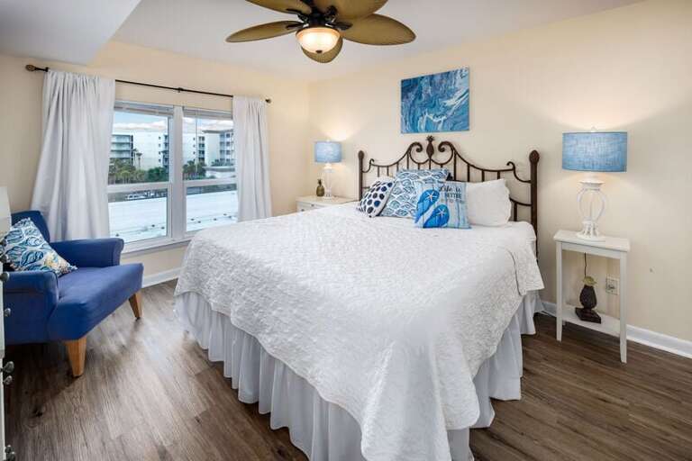 Master Bedroom, Sea Oats Resort Okaloosa Island Fort Walton Beach Destin Vacation Rentals