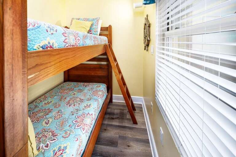 Bunk Room - Waters Edge Resort Unit 212 Fort Walton Beach Okaloosa Island Vacation Rentals