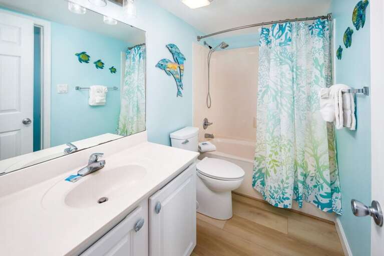 Guest Bathroom - 
Gulf Dunes 408 Fort Walton Beach Okaloosa Island Vacation Rentals Guest Bathroom - 
Gulf Dunes 408 Fort Walton Beach Okaloosa Island Vacation Rentals