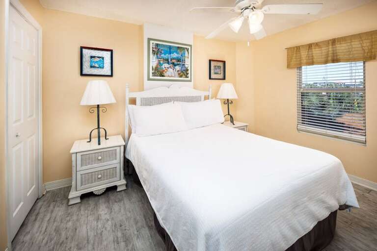 Guest Bedroom 2 - Gulf Dunes Resort Unit 117 Okaloosa Island Fort Walton Beach Vacation Condos by Sunset Resort Rentals