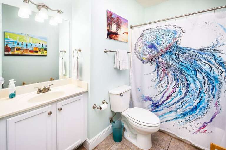 Hallway Bath - Waters Edge Resort unit 613 Okaloosa Island Fort Walton Beach Vacation Rentals by Sunset Resort Rentals