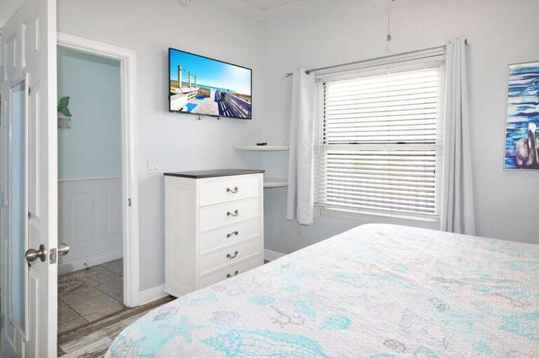 Master Bed - Waters Edge Resort unit 613 Okaloosa Island Fort Walton Beach Vacation Rentals by Sunset Resort Rentals