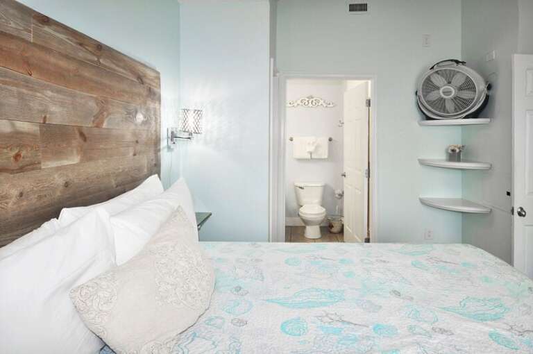Master Bed - Waters Edge Resort unit 613 Okaloosa Island Fort Walton Beach Vacation Rentals by Sunset Resort Rentals