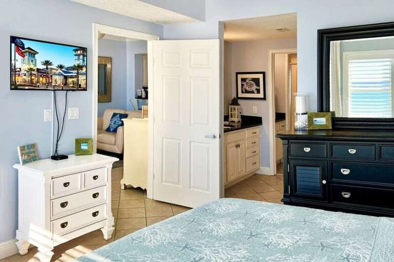 Master Bedroom - Waters Edge Resort Unit 311 Okaloosa Island Fort Walton Beach Vacation Rentals