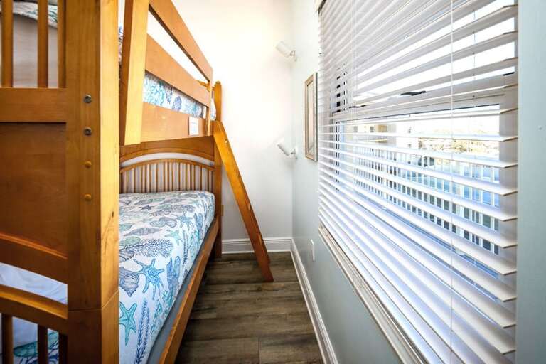Bunk Room - Waters Edge Resort Unit 510 Okaloosa Island Fort Walton Beach Vacation Rentals