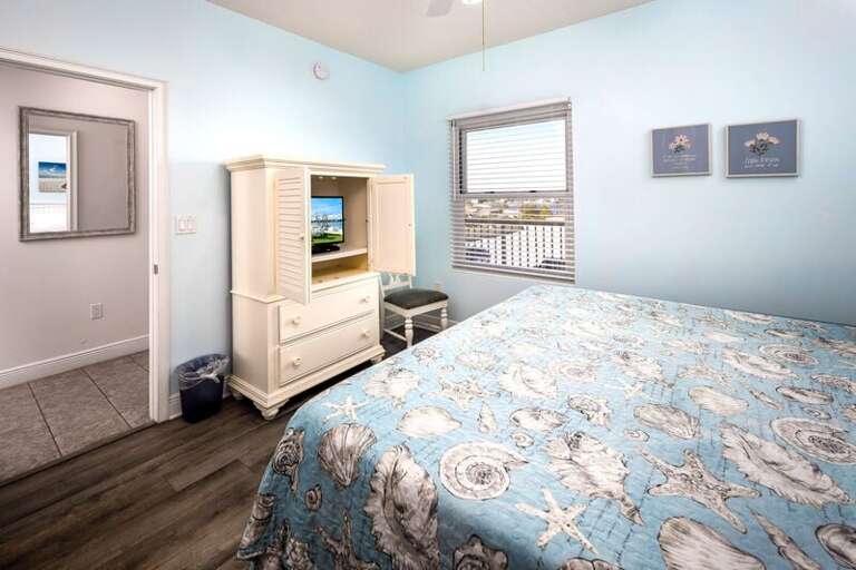 Guest King Bedroom - Waters Edge Resort Unit 510 Okaloosa Island Fort Walton Beach Vacation Rentals