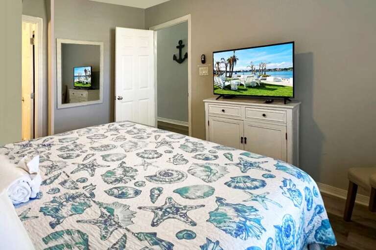 Master Bedroom - 
Gulf Dunes 507 Fort Walton Beach Okaloosa Island Vacation Rentals Master Bedroom - 
Gulf Dunes 507 Fort Walton Beach Okaloosa Island Vacation Rentals