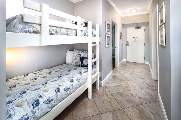 Hallway Bunks - Waters Edge Resort Unit 304 Okaloosa Island Fort Walton Beach Vacation Rentals by Sunset Resort Rentals