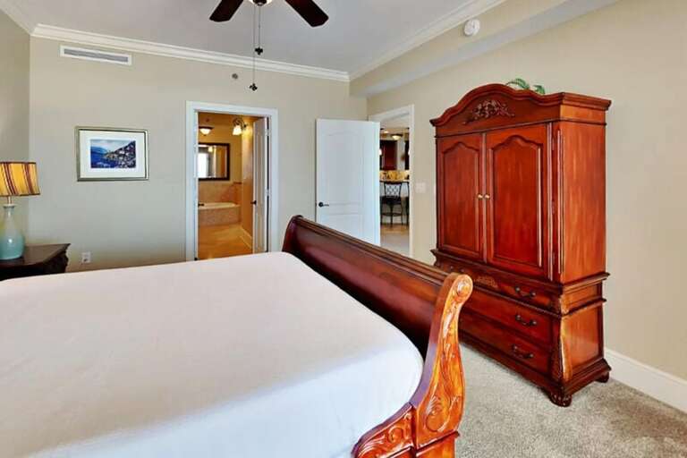 Master Bedroom - Bella Riva Resort Unit 205, Okaloosa Island Fort Walton Beach Florida Vacation Condo Rentals by Sunset Resort Rentals