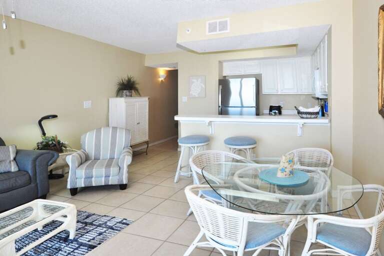 Dining Area
Gulf Dunes Resort unit 306
Fort Walton Beach Vacation Rentals