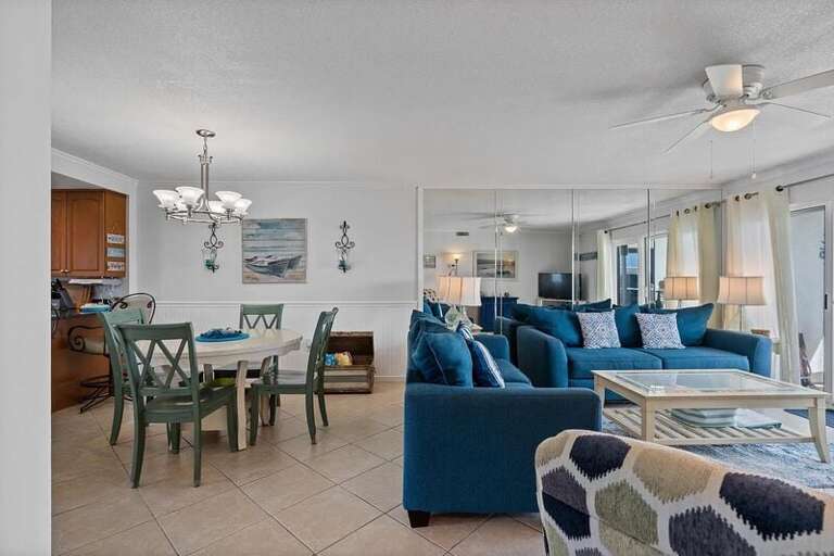Dining Area - Emerald Isle Resort 712, Okaloosa Island, Fort Walton Beach Vacation Rentals by Sunset Resort Rentals