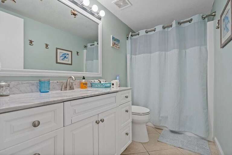 Guest Bath - Emerald Isle Resort 712, Okaloosa Island, Fort Walton Beach Vacation Rentals by Sunset Resort Rentals