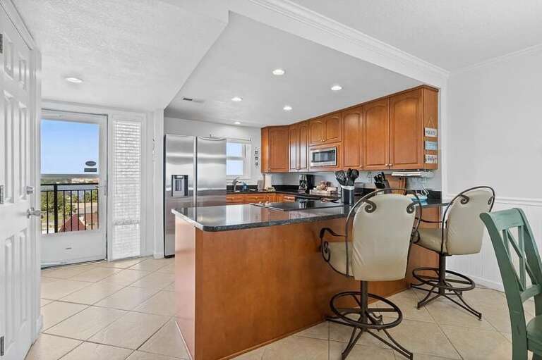 Kitchen - Emerald Isle Resort 712, Okaloosa Island, Fort Walton Beach Vacation Rentals by Sunset Resort Rentals