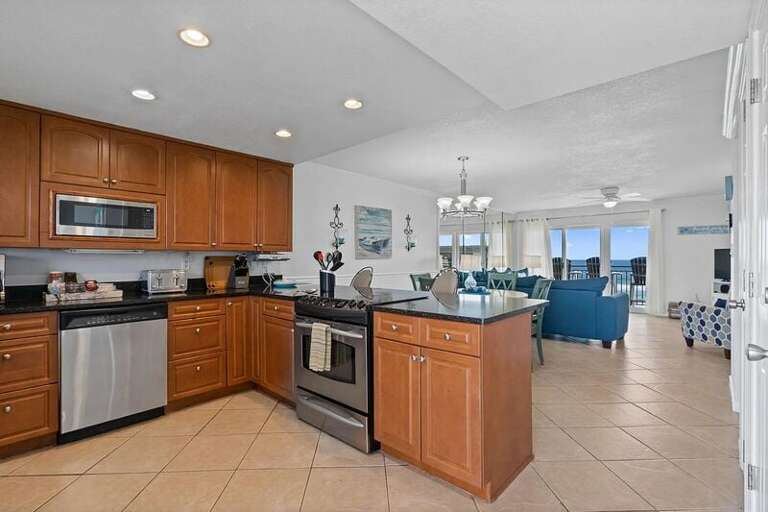 Kitchen - Emerald Isle Resort 712, Okaloosa Island, Fort Walton Beach Vacation Rentals by Sunset Resort Rentals
