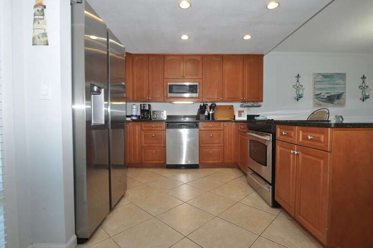 Kitchen - Emerald Isle Resort 712, Okaloosa Island, Fort Walton Beach Vacation Rentals by Sunset Resort Rentals