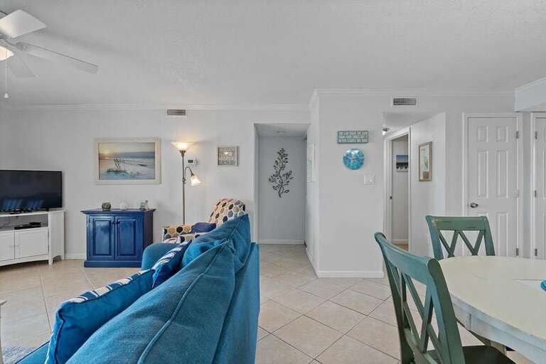 Living Room - Emerald Isle Resort 712, Okaloosa Island, Fort Walton Beach Vacation Rentals by Sunset Resort Rentals