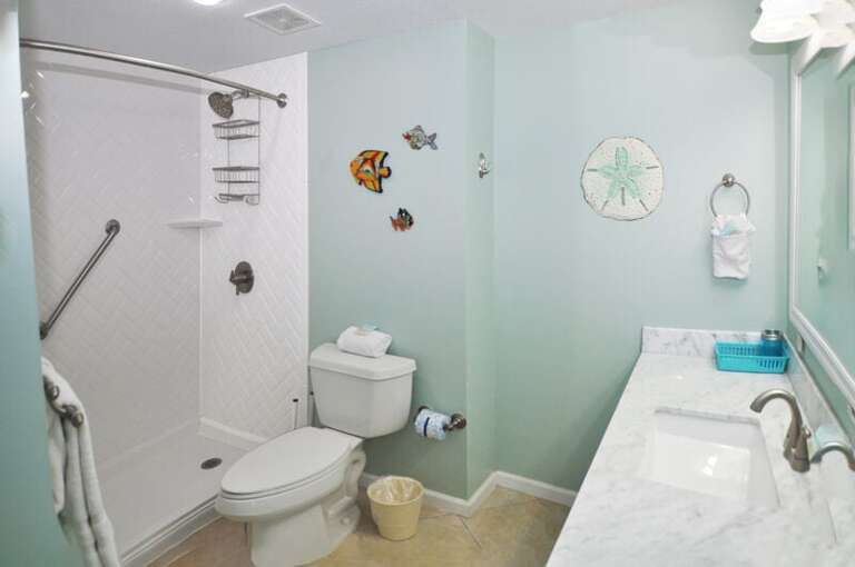 Master Bath - Emerald Isle Resort 712, Okaloosa Island, Fort Walton Beach Vacation Rentals by Sunset Resort Rentals