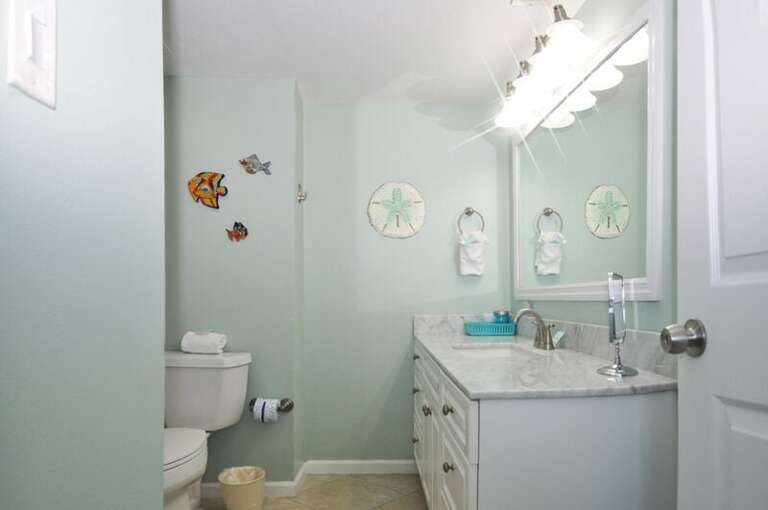 Master Bath - Emerald Isle Resort 712, Okaloosa Island, Fort Walton Beach Vacation Rentals by Sunset Resort Rentals