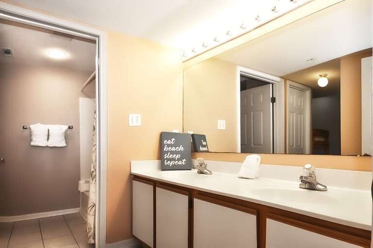 Full Bath - Emerald Towers West Unit 3003 Okaloosa Island Fort Walton Beach Vacation Rentals