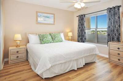Master Bedroom - Emerald Towers West Unit 3003 Okaloosa Island Fort Walton Beach Vacation Rentals