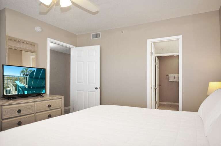 Master Bedroom - Emerald Towers West Unit 3003 Okaloosa Island Fort Walton Beach Vacation Rentals