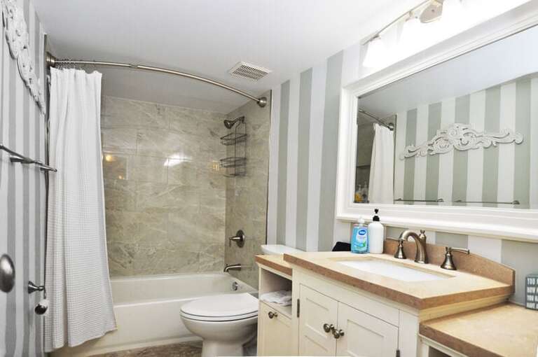 Guest Bathroom - Emerald Isle Resort unit 601, Okaloosa Island, Fort Walton Beach Vacation Rentals by Sunset Resort Rentals