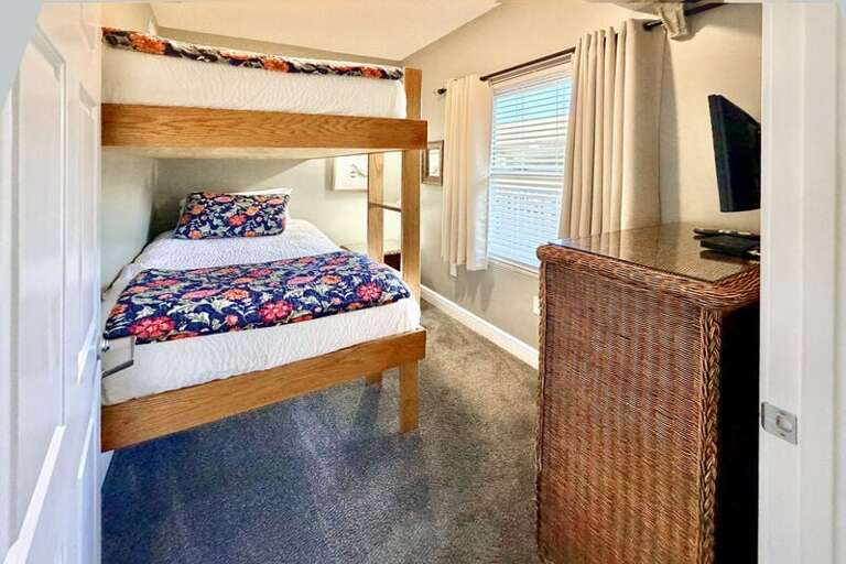 Waters Edge Resort Unit 310, Okaloosa Island, Fort Walton Beach, FL, Vacation Condos by Sunset Resort Rentals