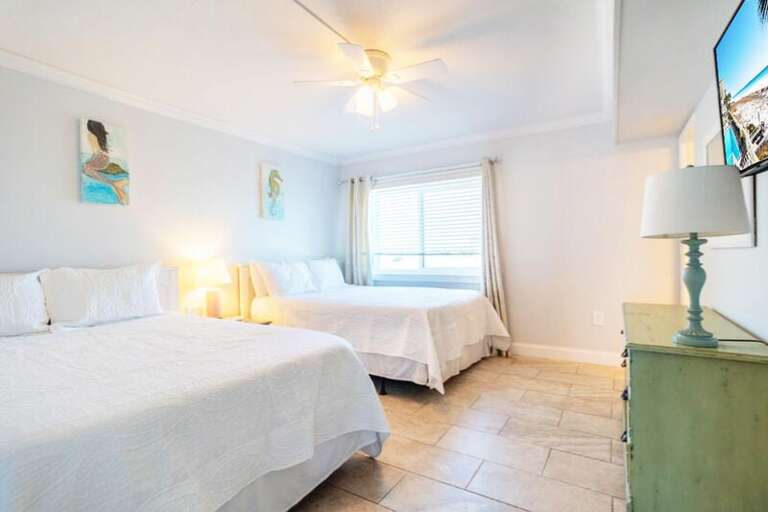 Aqua Villa Resort Unit 404, Okaloosa Island, Fort Walton Beach, Vacation Condos by Sunset Resort Rentals