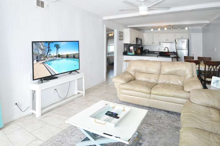 Aqua Villa Resort Unit 404, Okaloosa Island, Fort Walton Beach, Vacation Condos by Sunset Resort Rentals