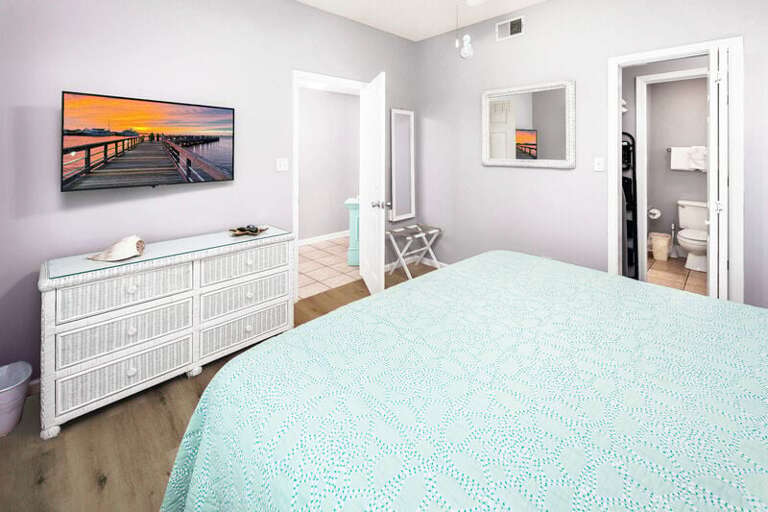 Master Bedroom - 
Sandpiper Cove Resort 9106 Holiday Isle Destin Florida Vacation Rentals