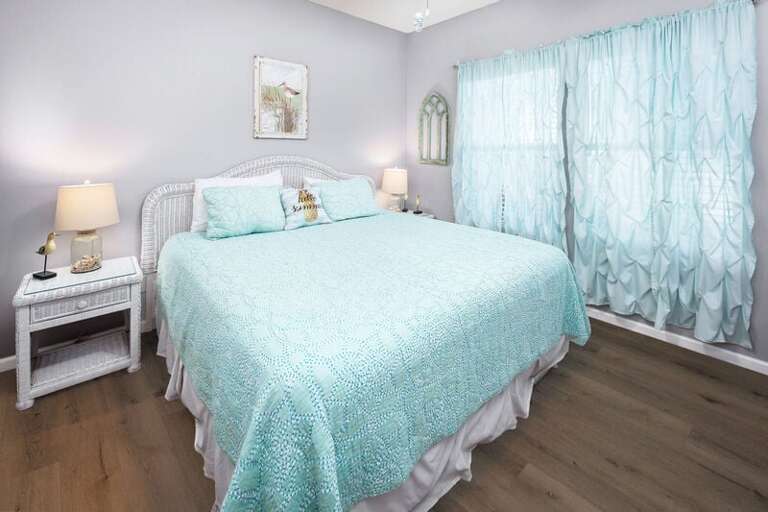 Master Bedroom - 
Sandpiper Cove Resort 9106 Holiday Isle Destin Florida Vacation Rentals
